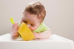 婴儿何时添加辅食呢? 这些细节你必须注意