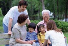 为什么越来越多的孩子都是姥姥带娃，而不是奶奶？